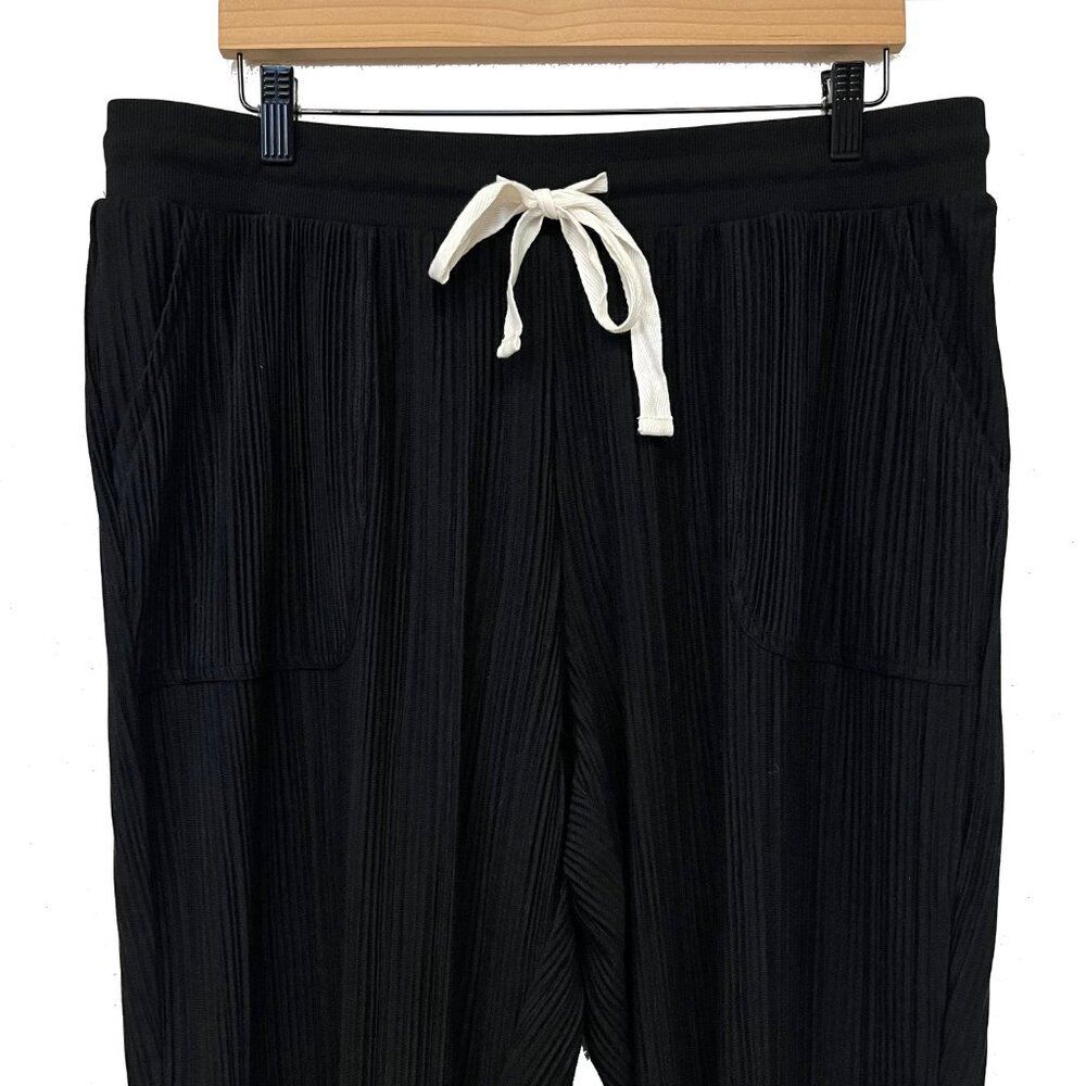 Torrid Black Pleated Joggers/Sweatpants - See Measurements - Picture 2 of 6